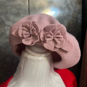 Elegant wool Pink Floral Beret